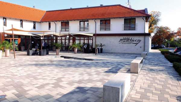 Frühwald Suave térkő
